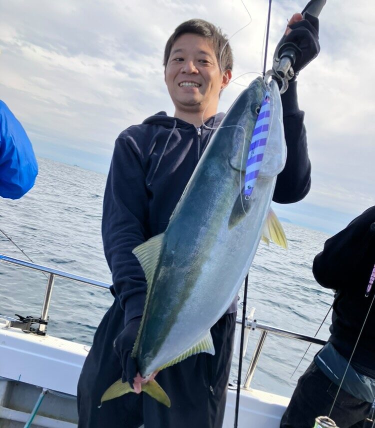 奈良県『luck.on.fishing』オーナー村井様より、京丹後でのブリジギング釣果写真&レポートをいただきました!