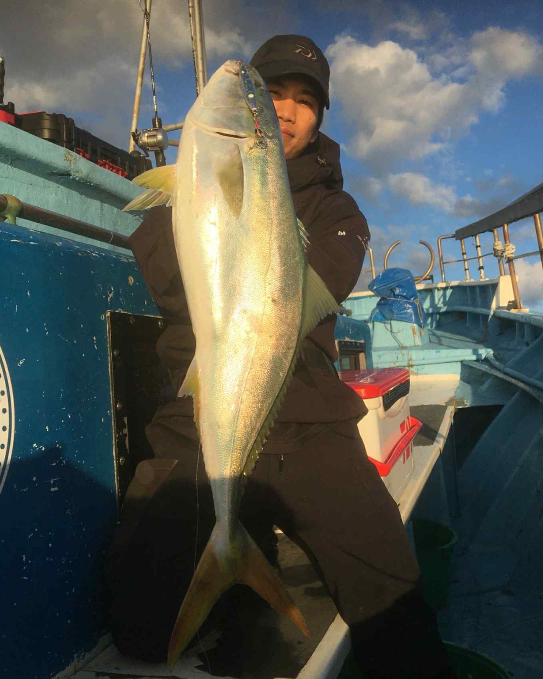 SLJで4kgオーバーワラサ&チカメキントキをキャッチ!ROUND80gが大活躍!!