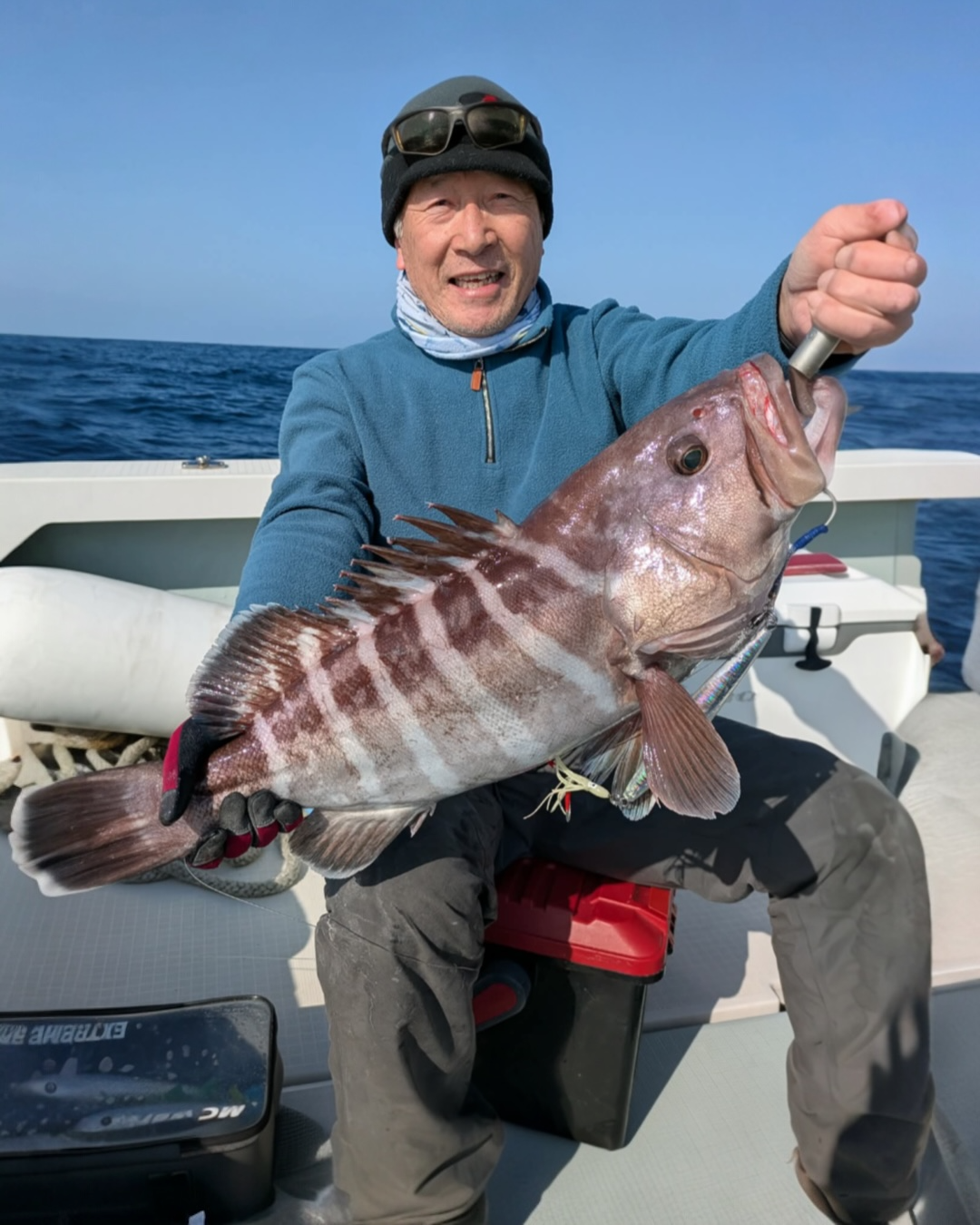 御前崎沖オフショアジギングで良型マハタ！